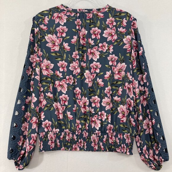 White House Black Market Blouse Large Floral Lace Detail Feminine Preppy Top - Picture 10 of 11